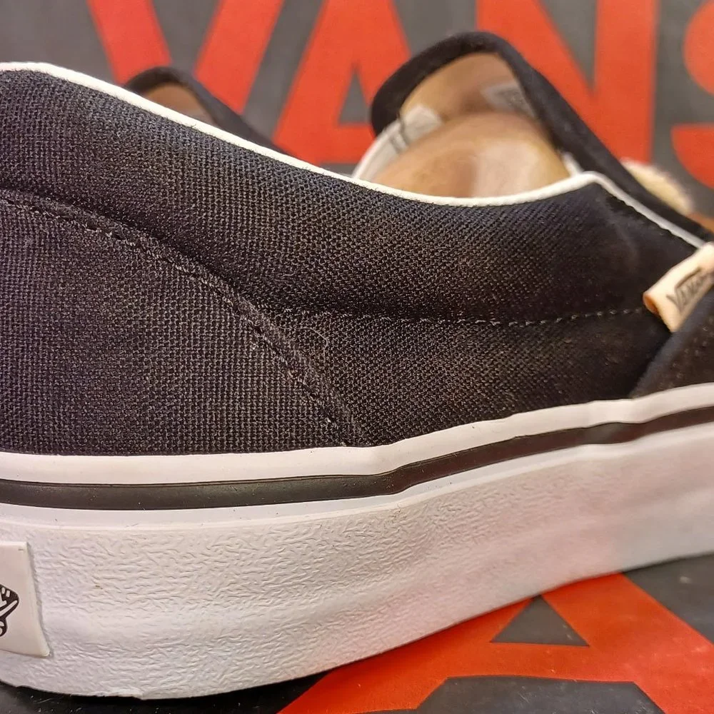 Vans Men's 3.5/Women's 5 Classic Slip-On Breast Cancer Awareness